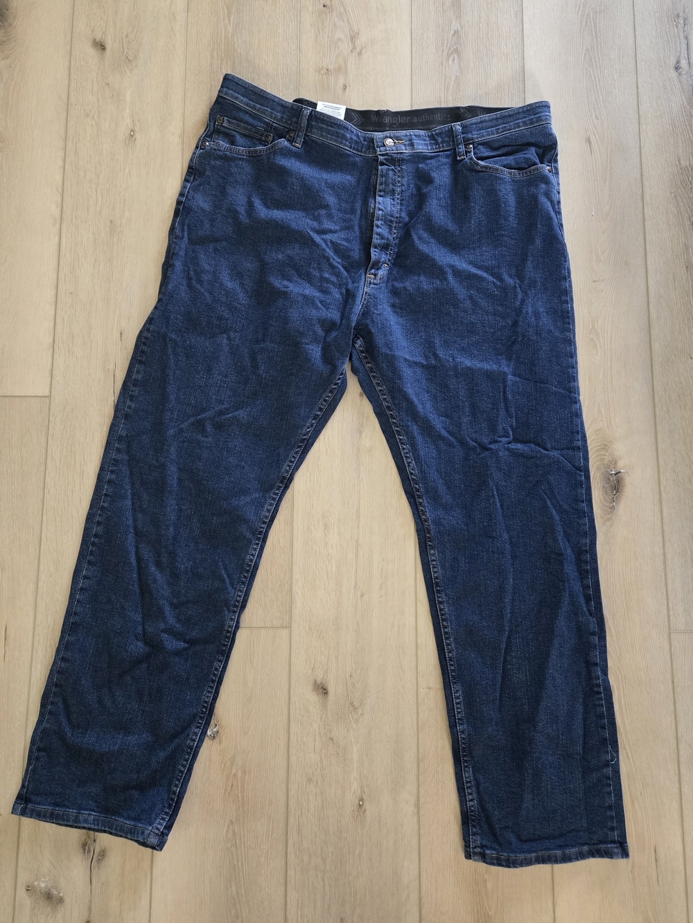 Wrangler Men's Relaxed Dark Blue Jeans